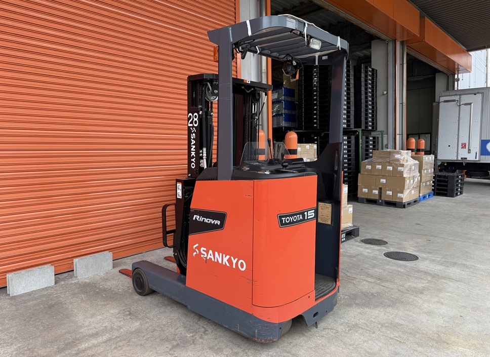 マテハン機器の分類と種類/フォークリフト