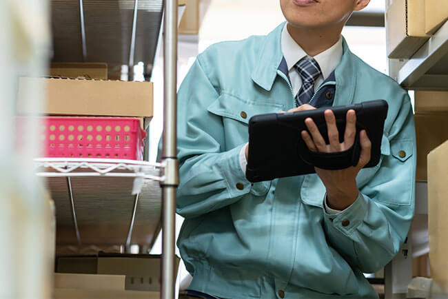 3PLの種類とサービス形態、倉庫管理サービスの様子